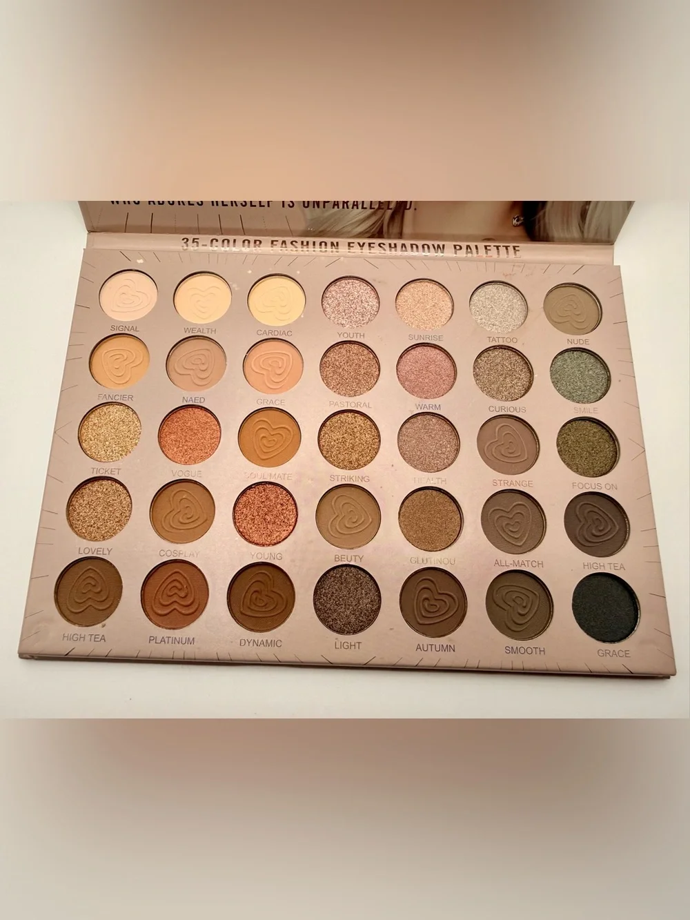 IGOODCO The Beauty of a Girl 35-Color Fashion Eyeshadow Palette - Neutral & Warm